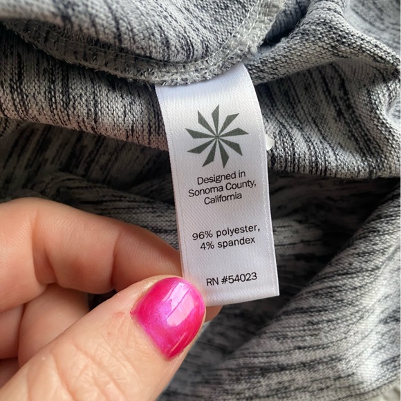 Athleta Heather Grey Short Sleeve Pullover Hoodie M - Picture 14 of 15